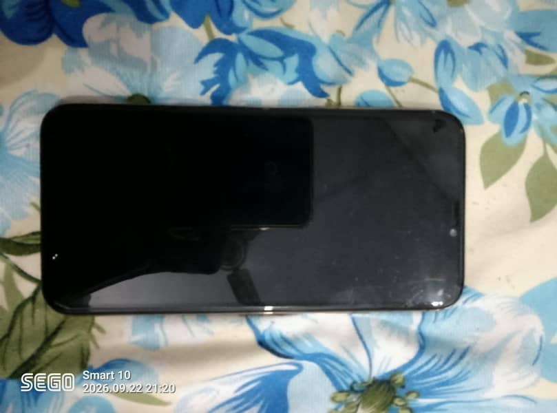 Apple iPhone XS 4