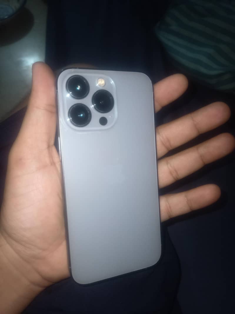 Apple iPhone 13 Pro 4