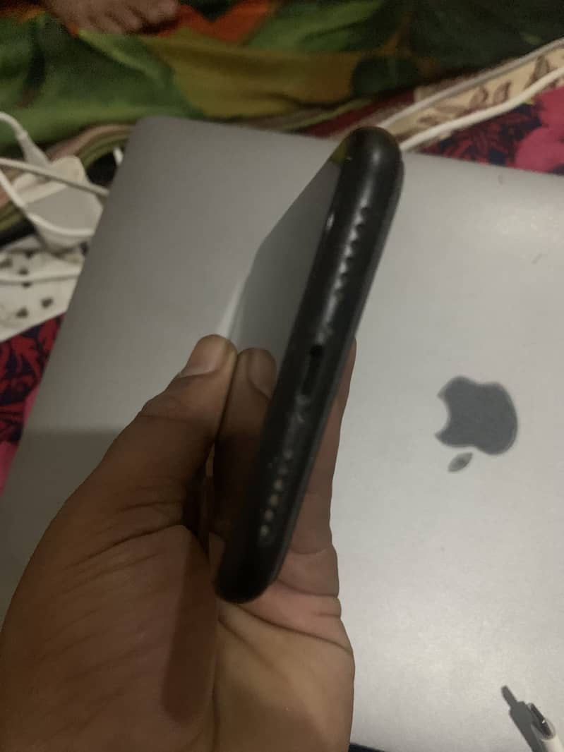 Apple iPhone XR 5