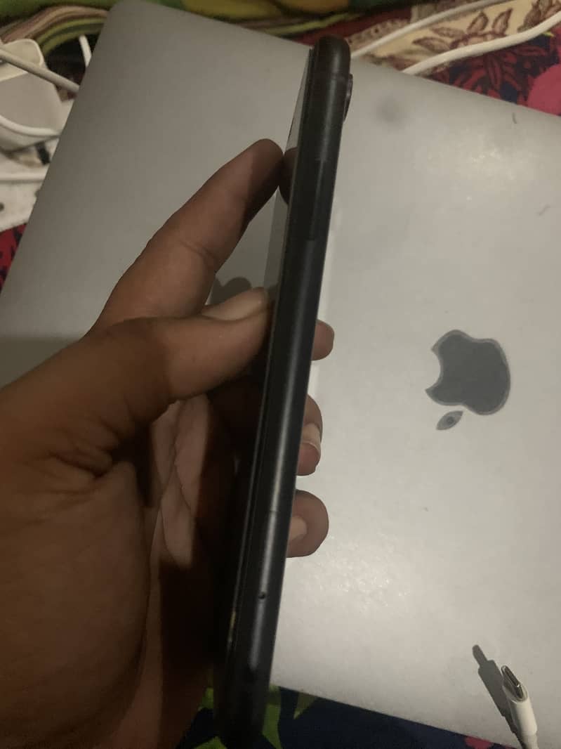 Apple iPhone XR 6