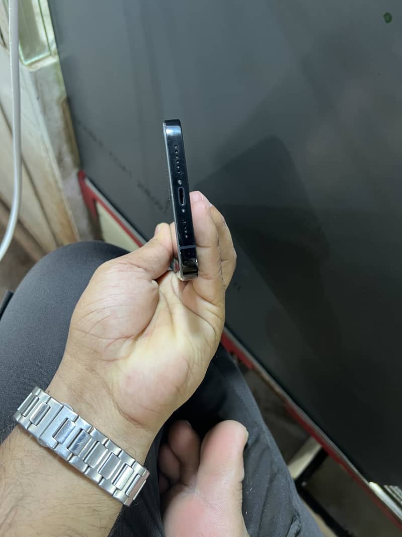 Apple iPhone 14 Pro Max 1