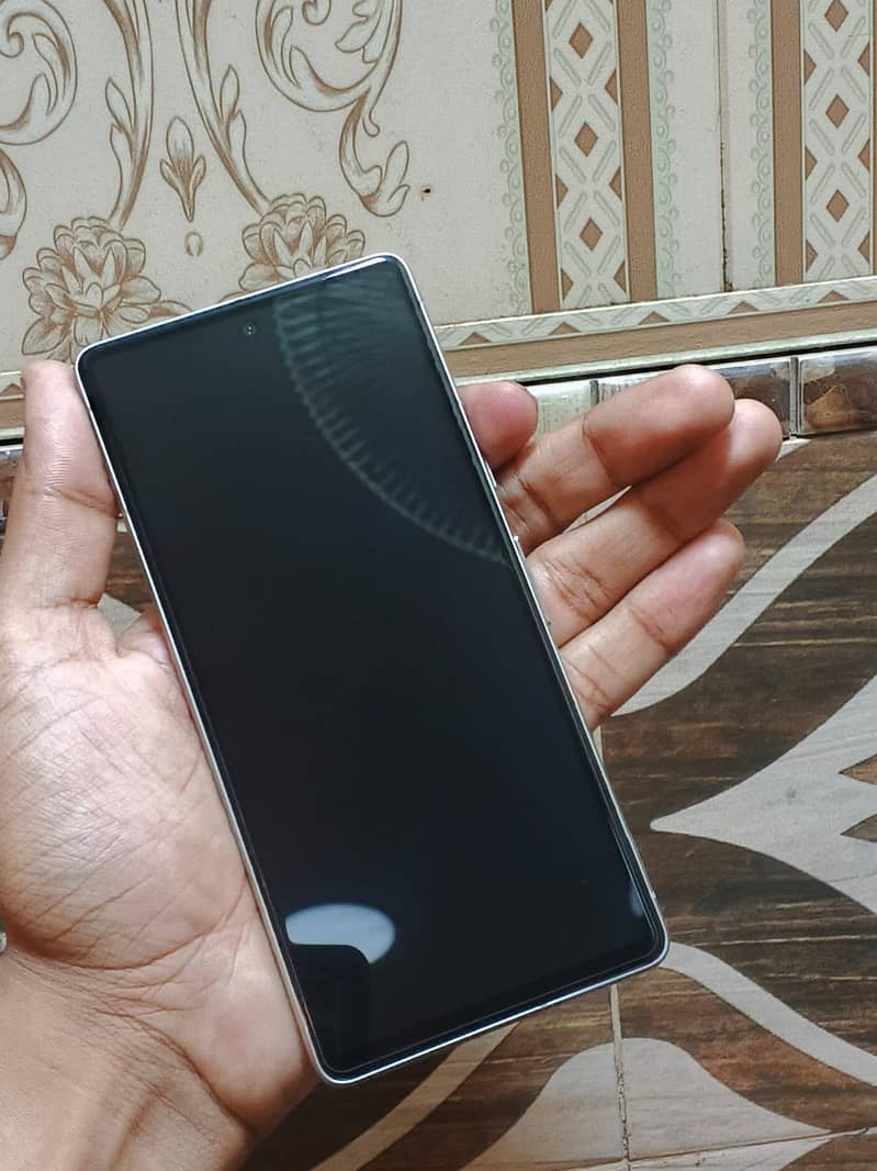 Google Pixel 7 4