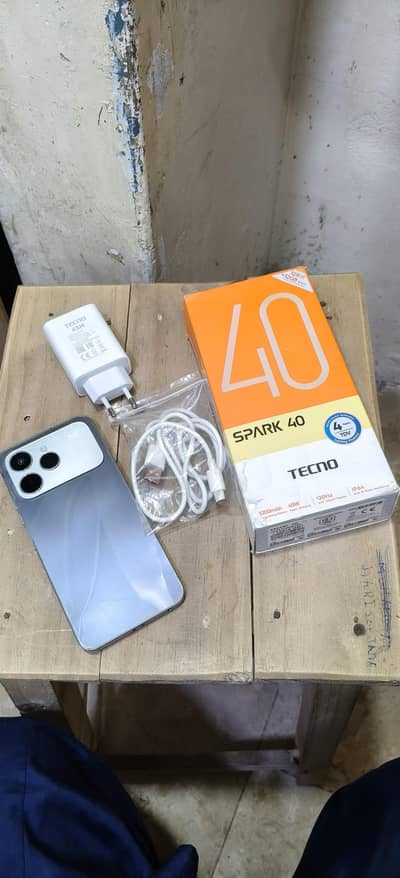 Tecno  spark 40