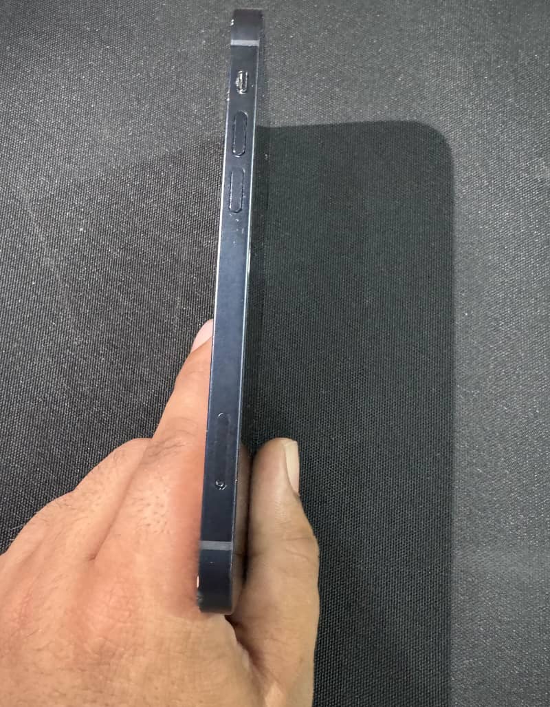 Apple iPhone 12 2