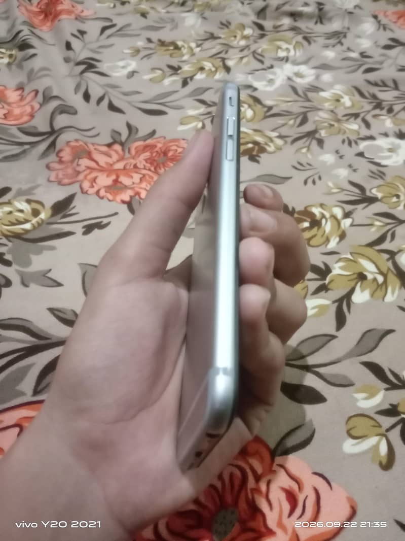 Apple iPhone 6 2