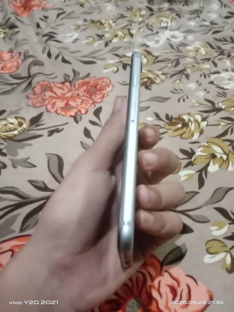 Apple iPhone 6 3