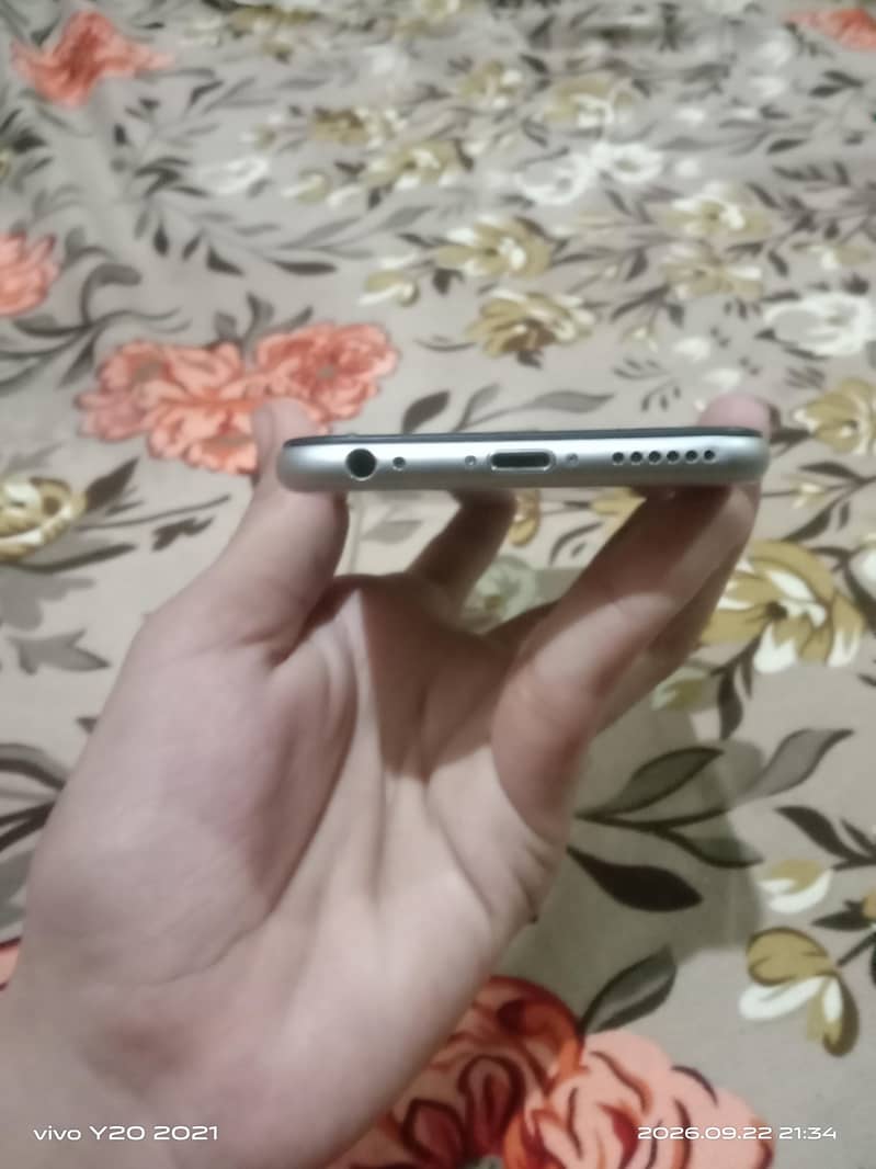 Apple iPhone 6 4