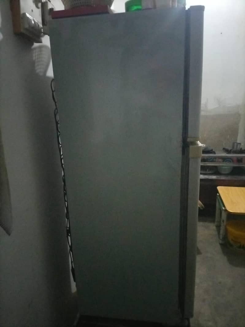 Dawlance Fridge (Model: 9170) 1