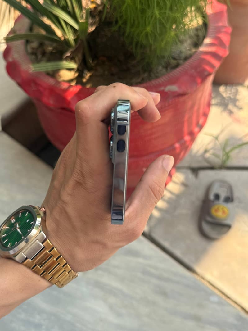 Apple iPhone 13 Pro Max 3