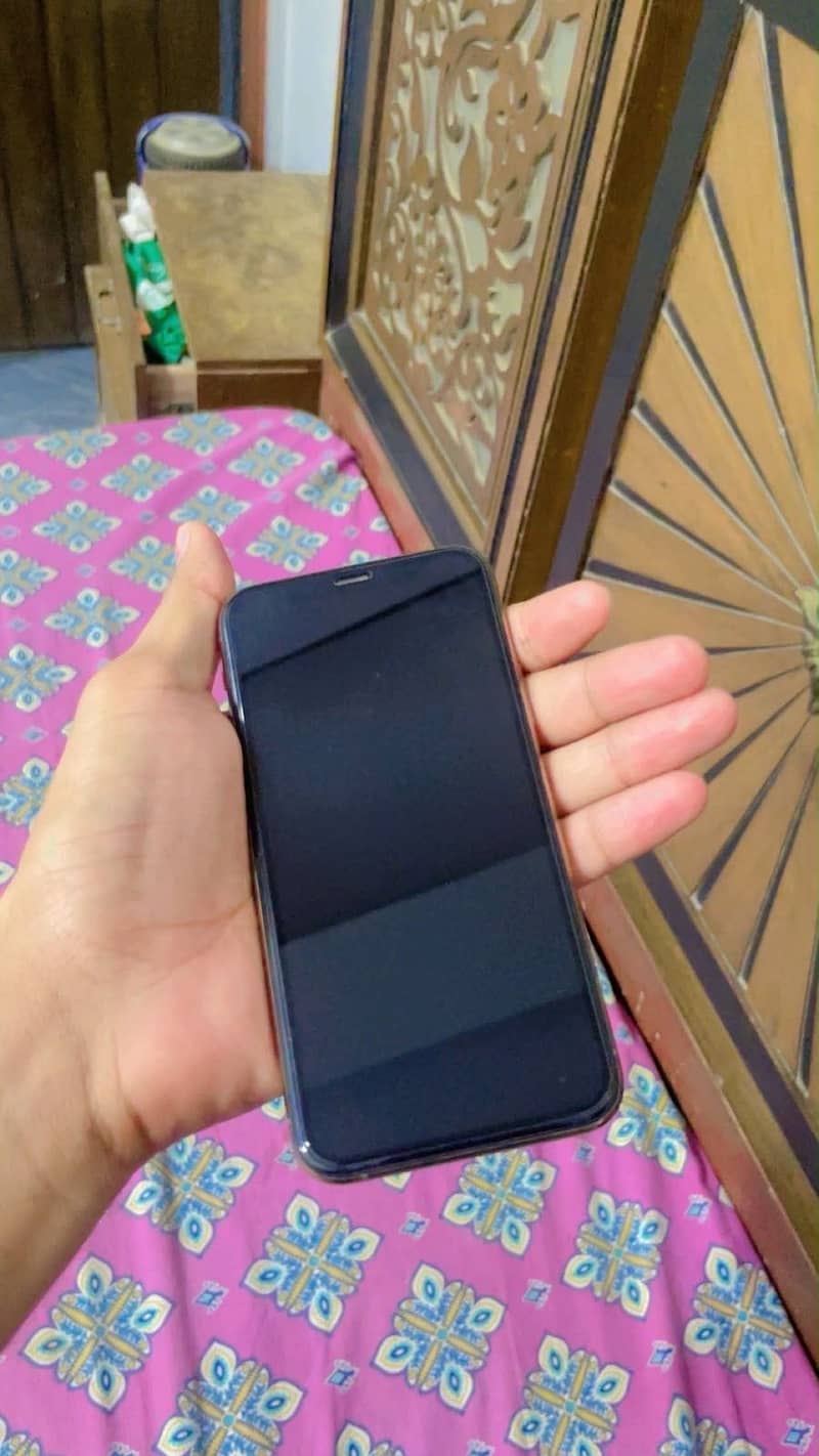 Apple iPhone 11 Pro 1