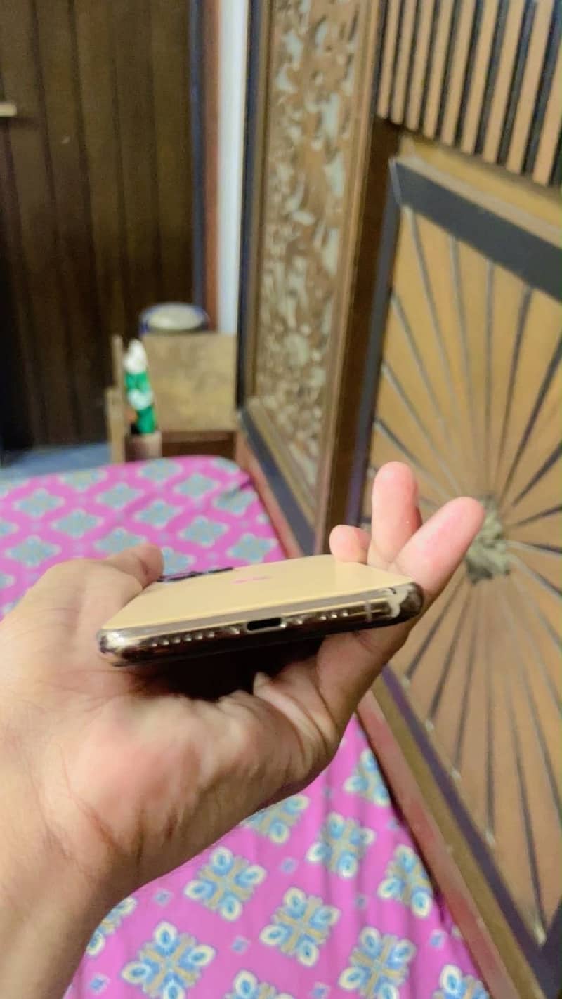Apple iPhone 11 Pro 2