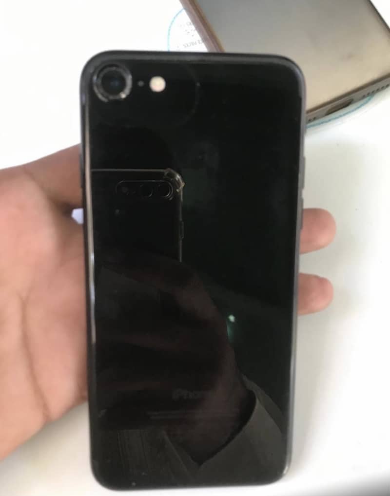 Apple iPhone 7 2