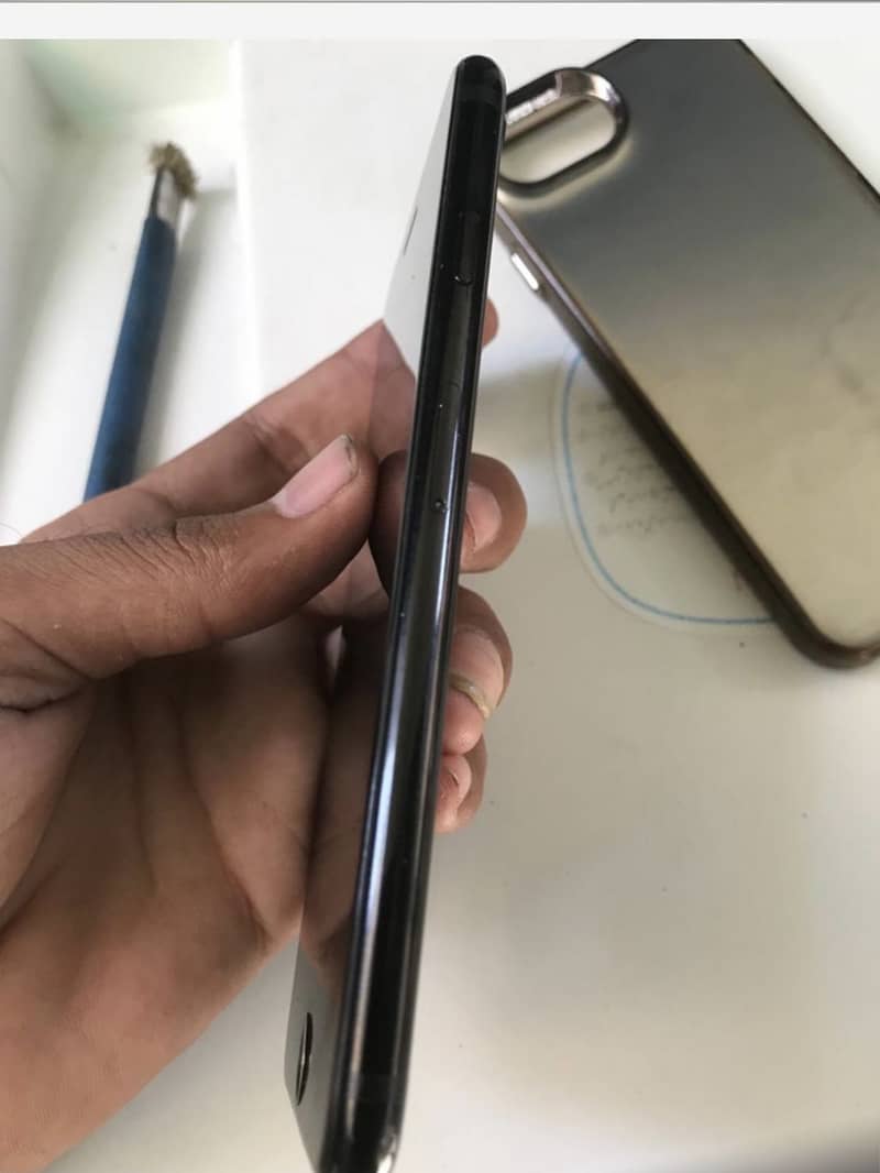 Apple iPhone 7 3