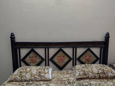 iron king size bed