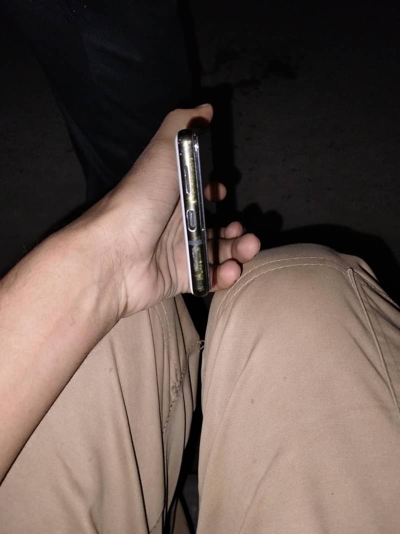 Google Pixel 6 4