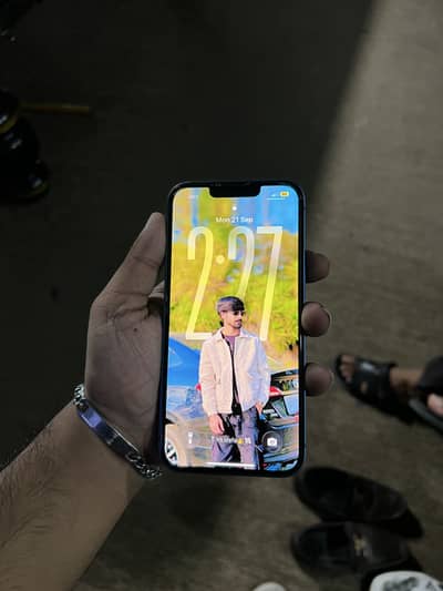 Apple iPhone 13
