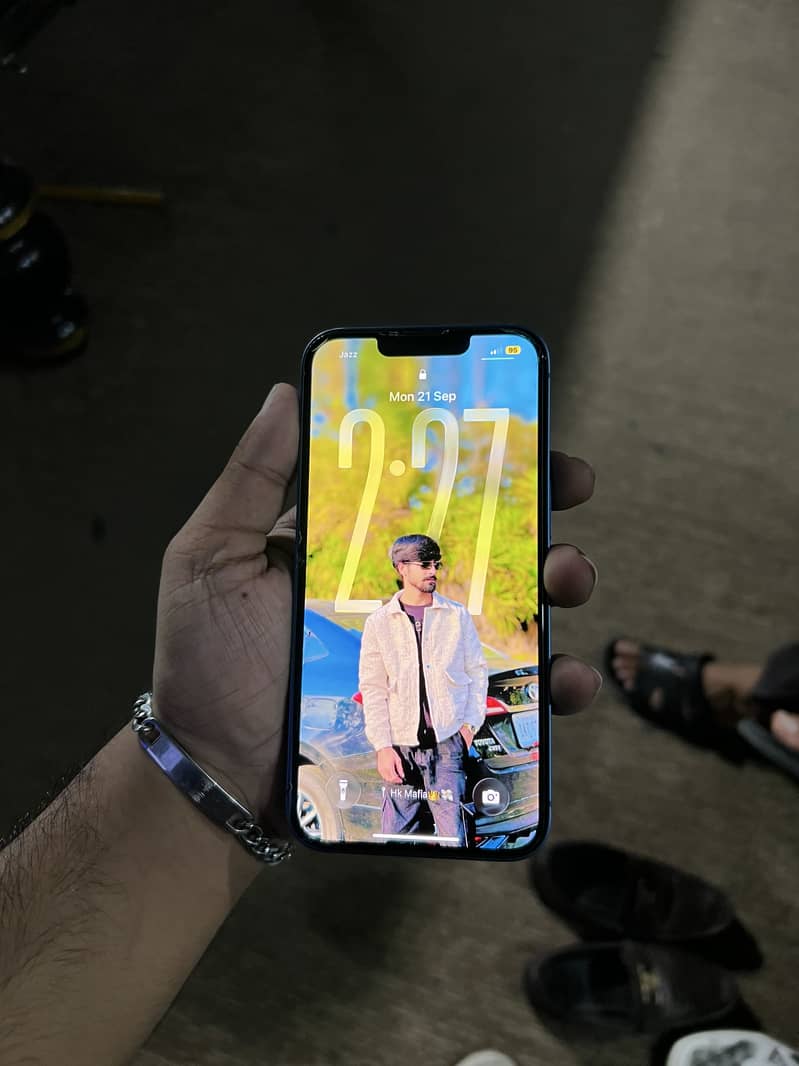 Apple iPhone 13 0