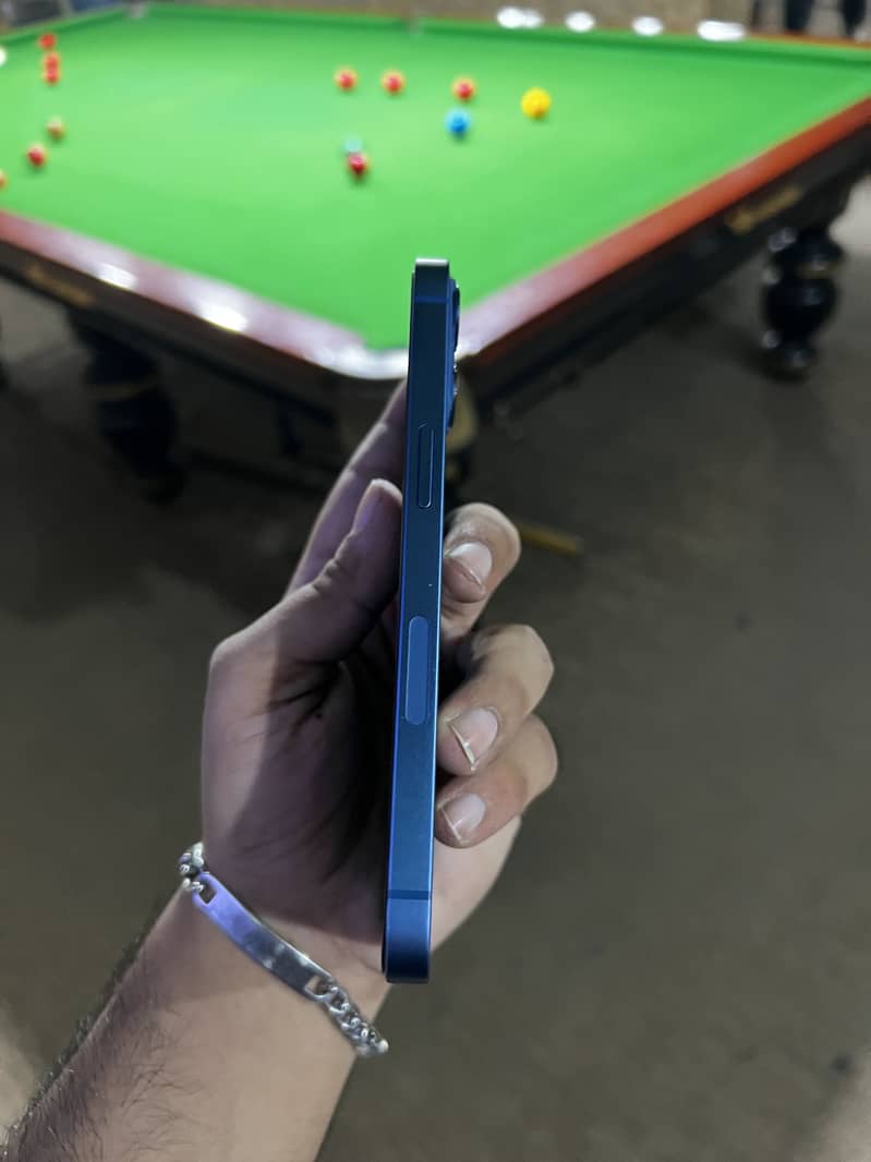 Apple iPhone 13 1