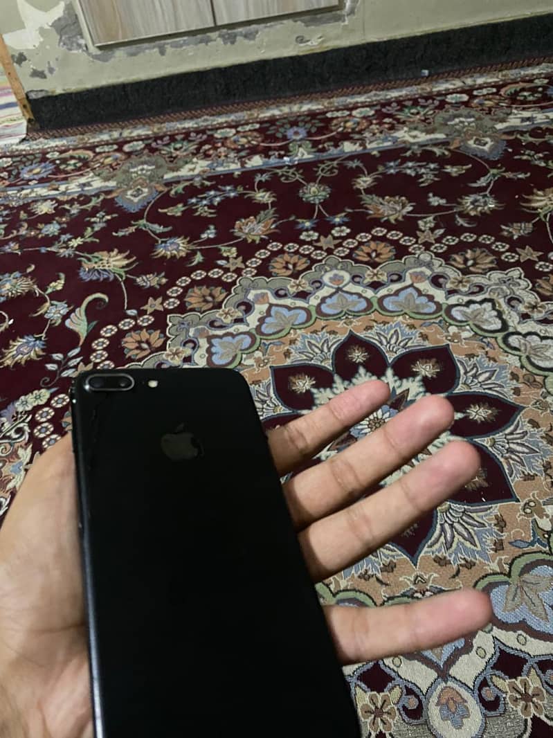 Apple iPhone 7 Plus 1