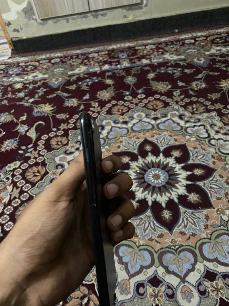 Apple iPhone 7 Plus 2