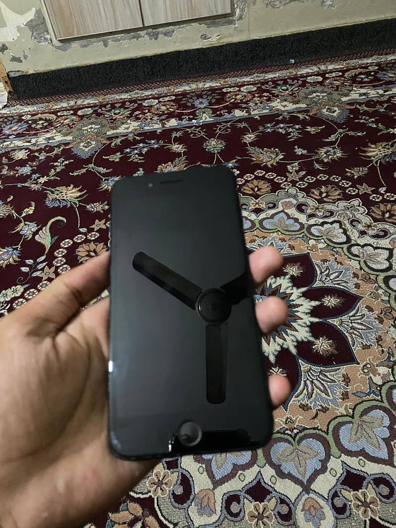 Apple iPhone 7 Plus 3