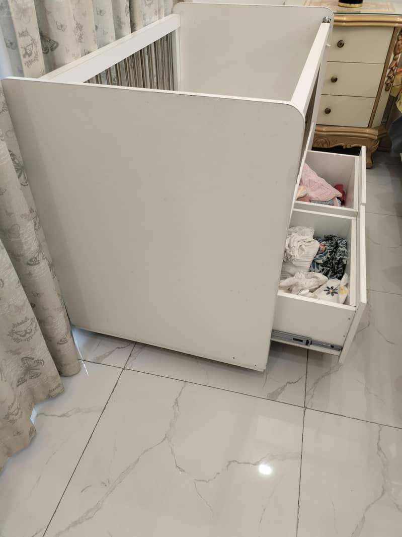 Baby cot 0