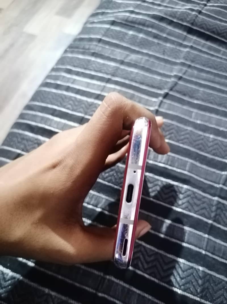 Sharp Aquos R2 5