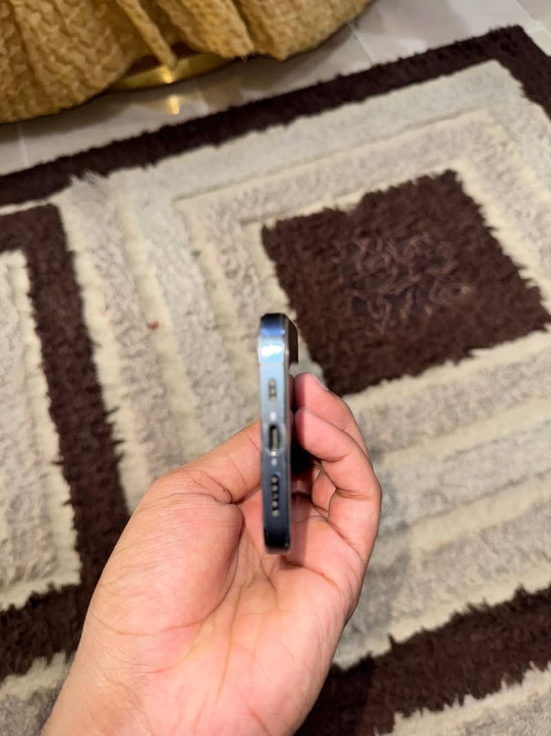Apple iPhone 12 Pro 1