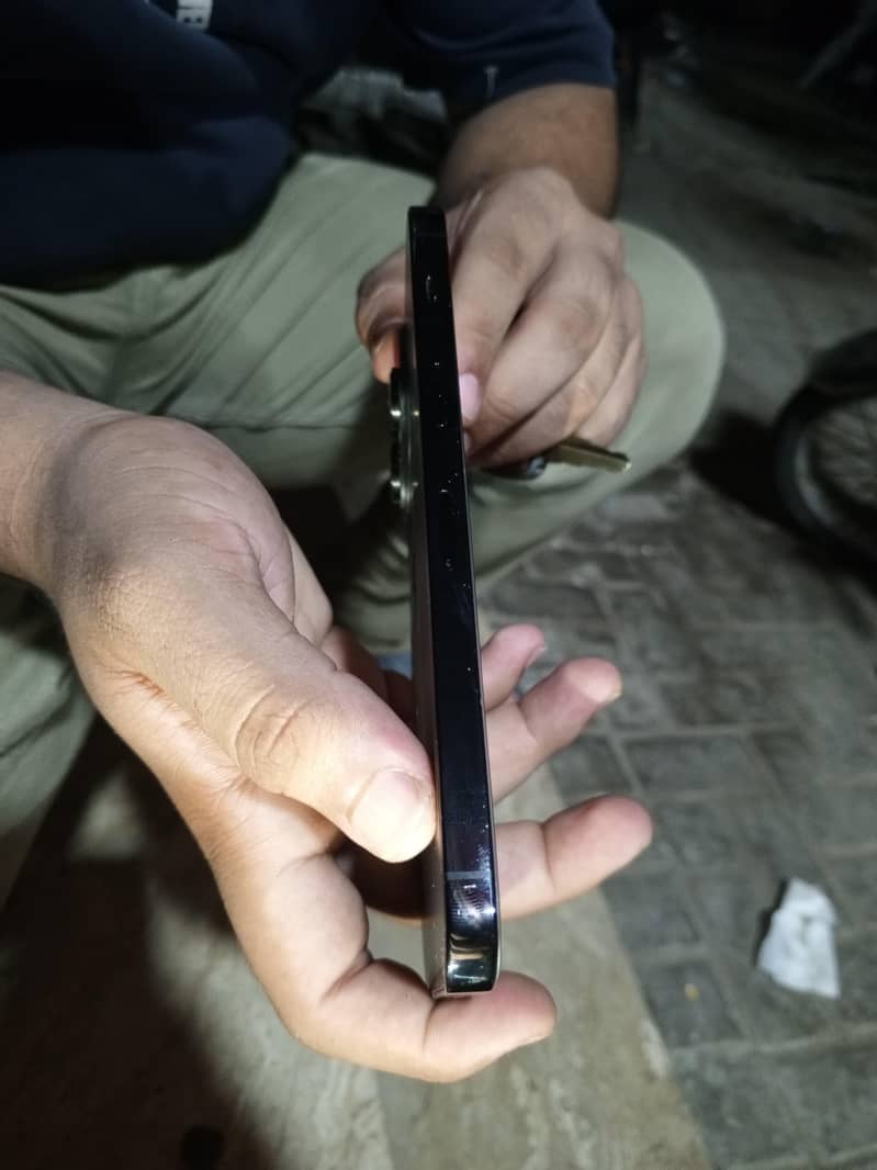 Apple iPhone 14 Pro Max 2