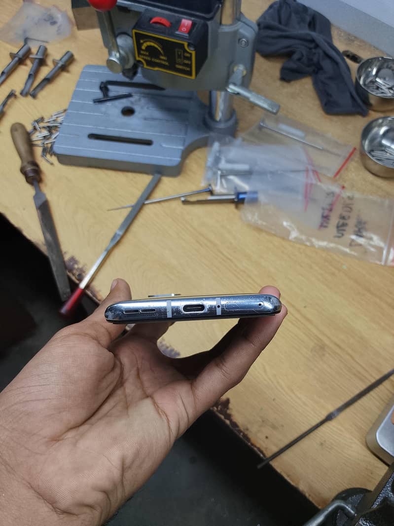 One Plus 8T 4