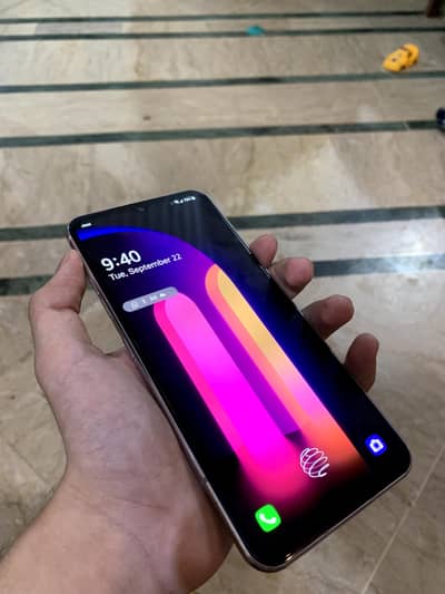 LG V60 ThinQ 5G with accessories