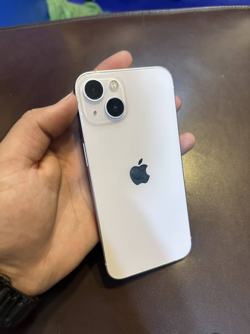 Apple iPhone 13 4