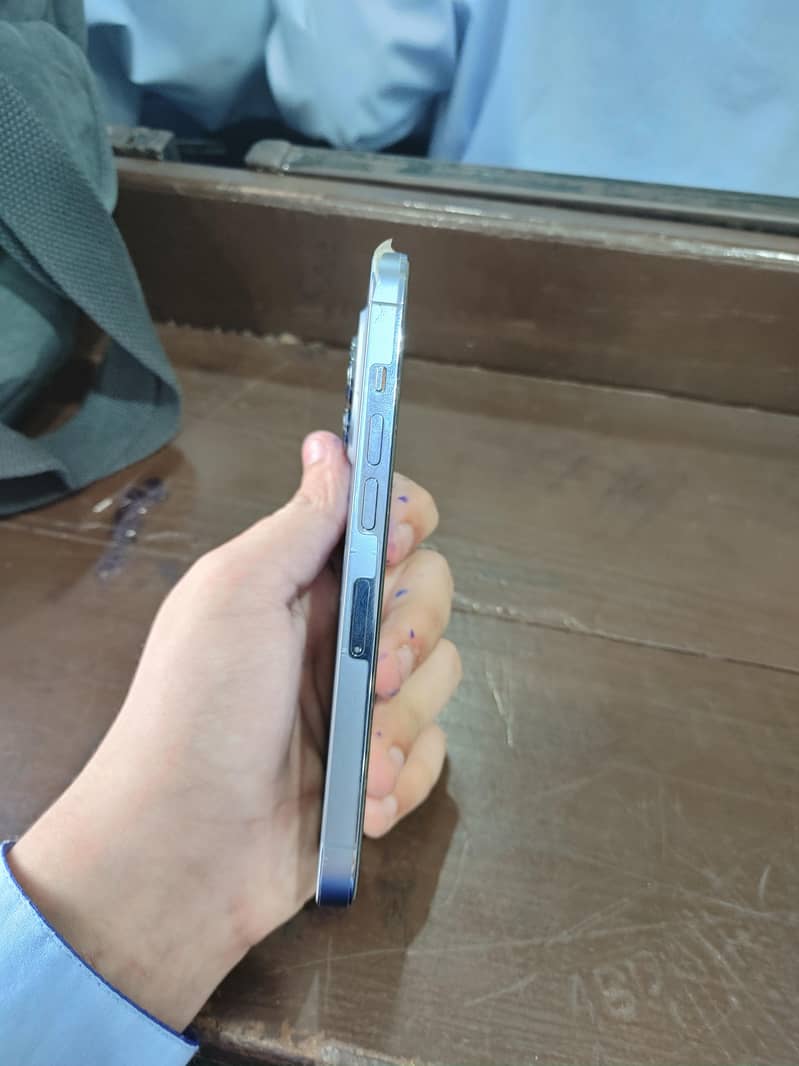 Apple iPhone 13 Pro 0