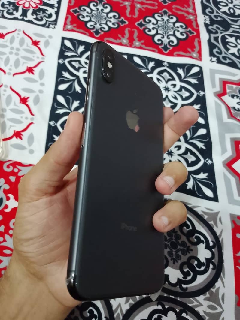 Apple iPhone XS Max 5