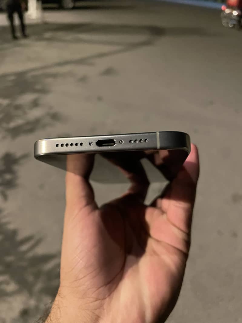 Apple iPhone 15 Pro Max 5