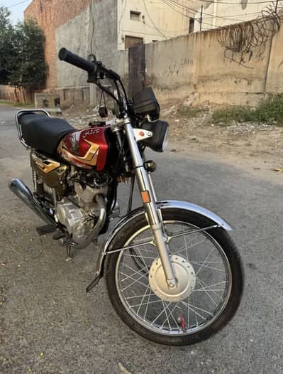 Honda CG 125s Gold Edition