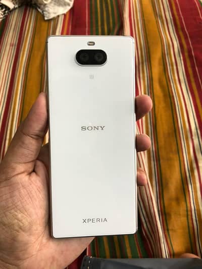 Sony Xperia 8