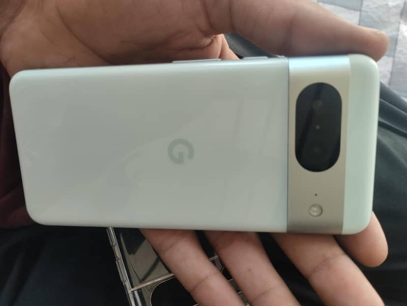 Google Pixel 8 1