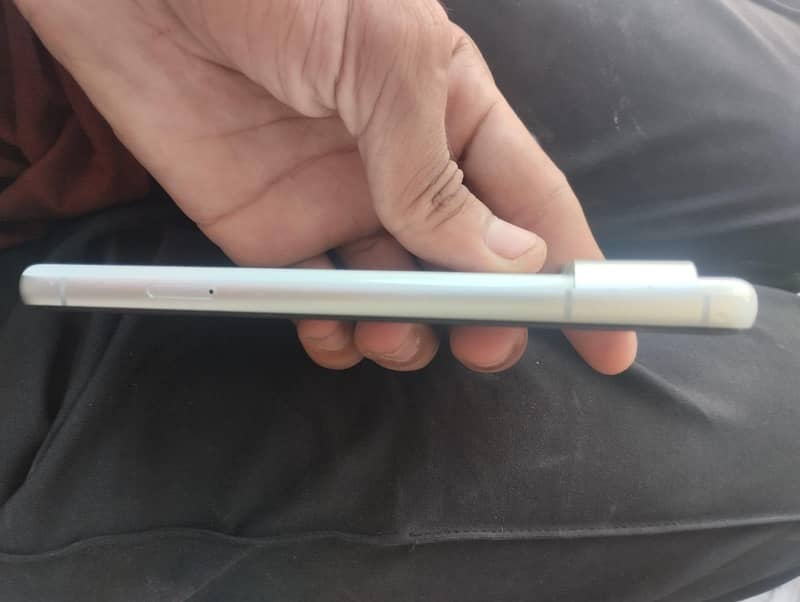 Google Pixel 8 2