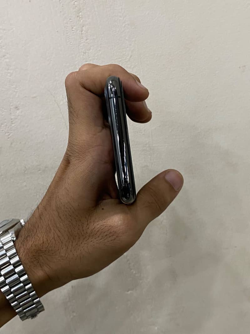 Apple iPhone 11 Pro 2