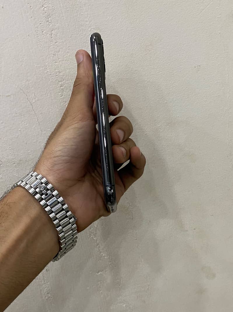 Apple iPhone 11 Pro 5