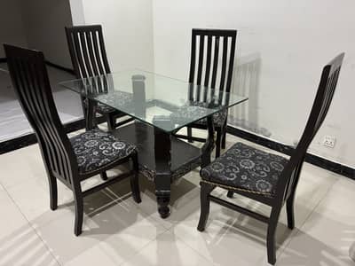 Glass Top Dining Table + 4 Chaira