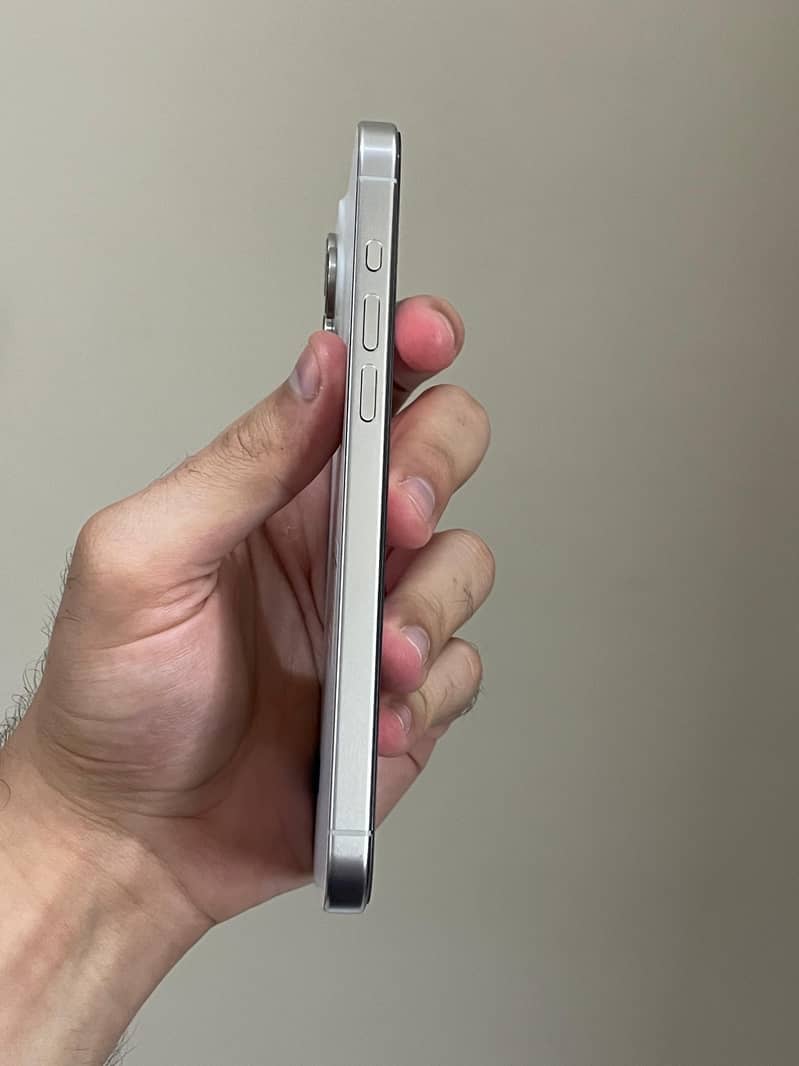 Apple iPhone 15 Pro Max 1