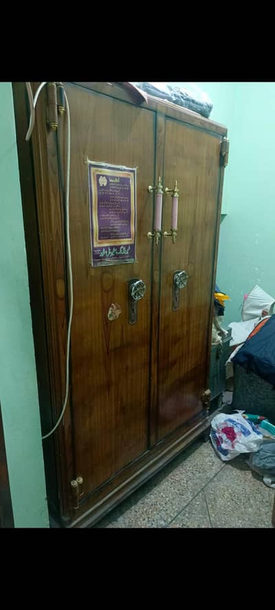 Almirah for sale