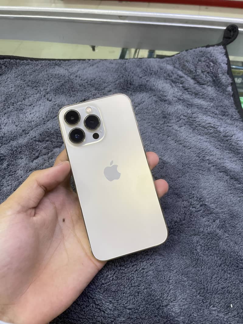 Apple iPhone 13 Pro 0
