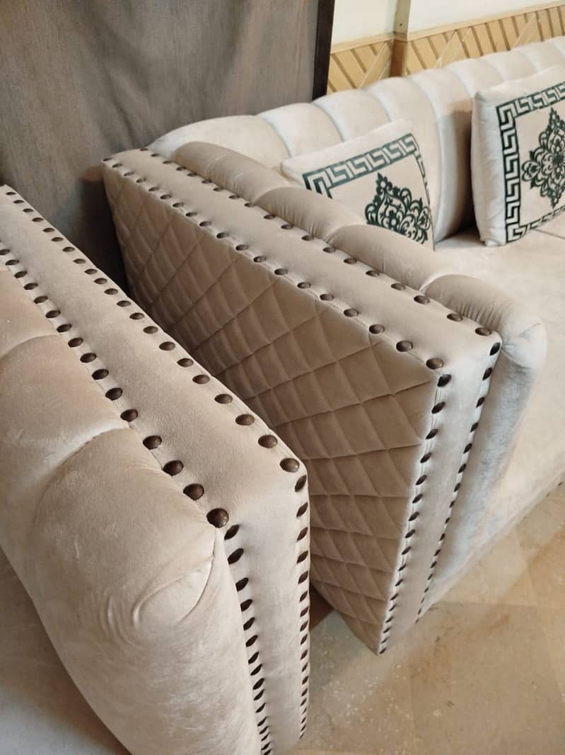 Selling Sofa Set 3