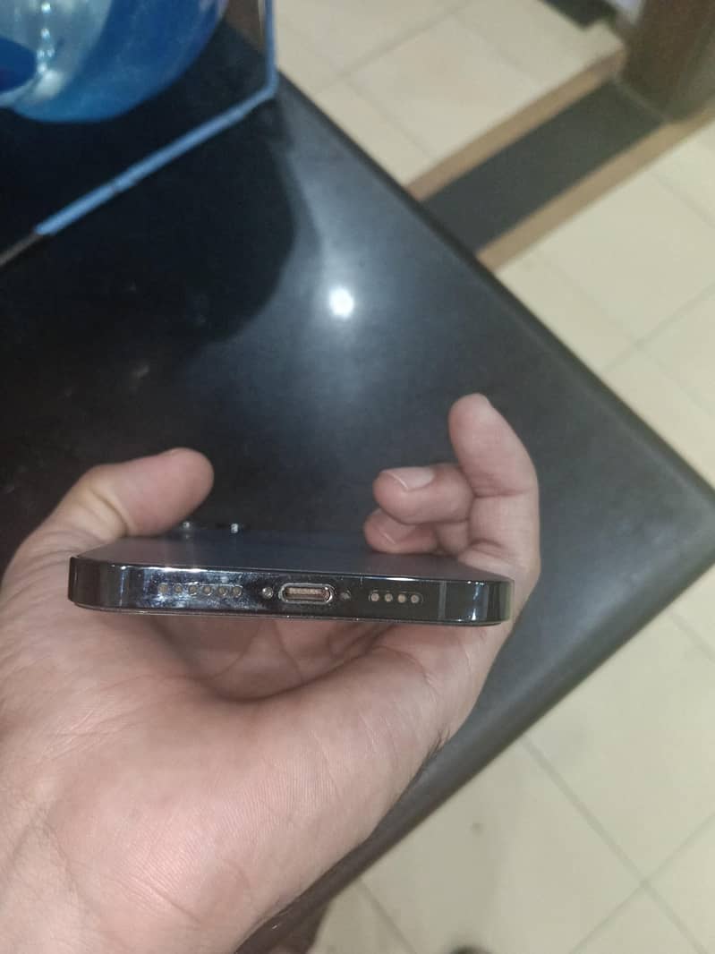 Apple iPhone 12 pro max 4