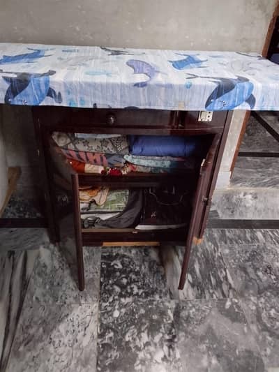 iron stand in wood with storage capacity