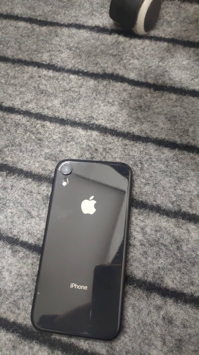 iPhone XR 3