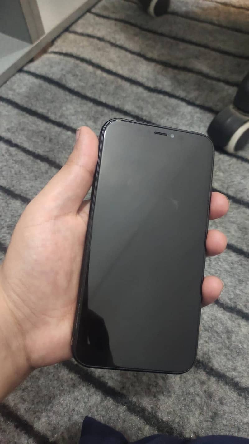 iPhone XR 6
